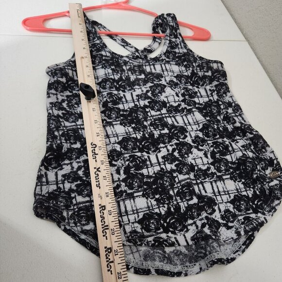Guess Tank Top Womens Medium Black White Rose Floral Sleeveless Fariegoth - Picture 4 of 14